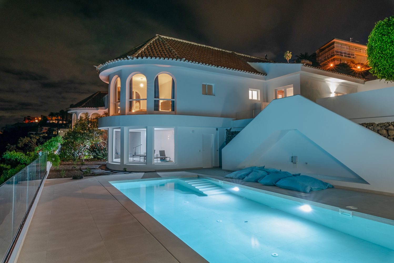 Villa Brisa Ravelo Sauzal: 5-Bedroom Clifftop Villa with Heated Pool and Ocean Views in
