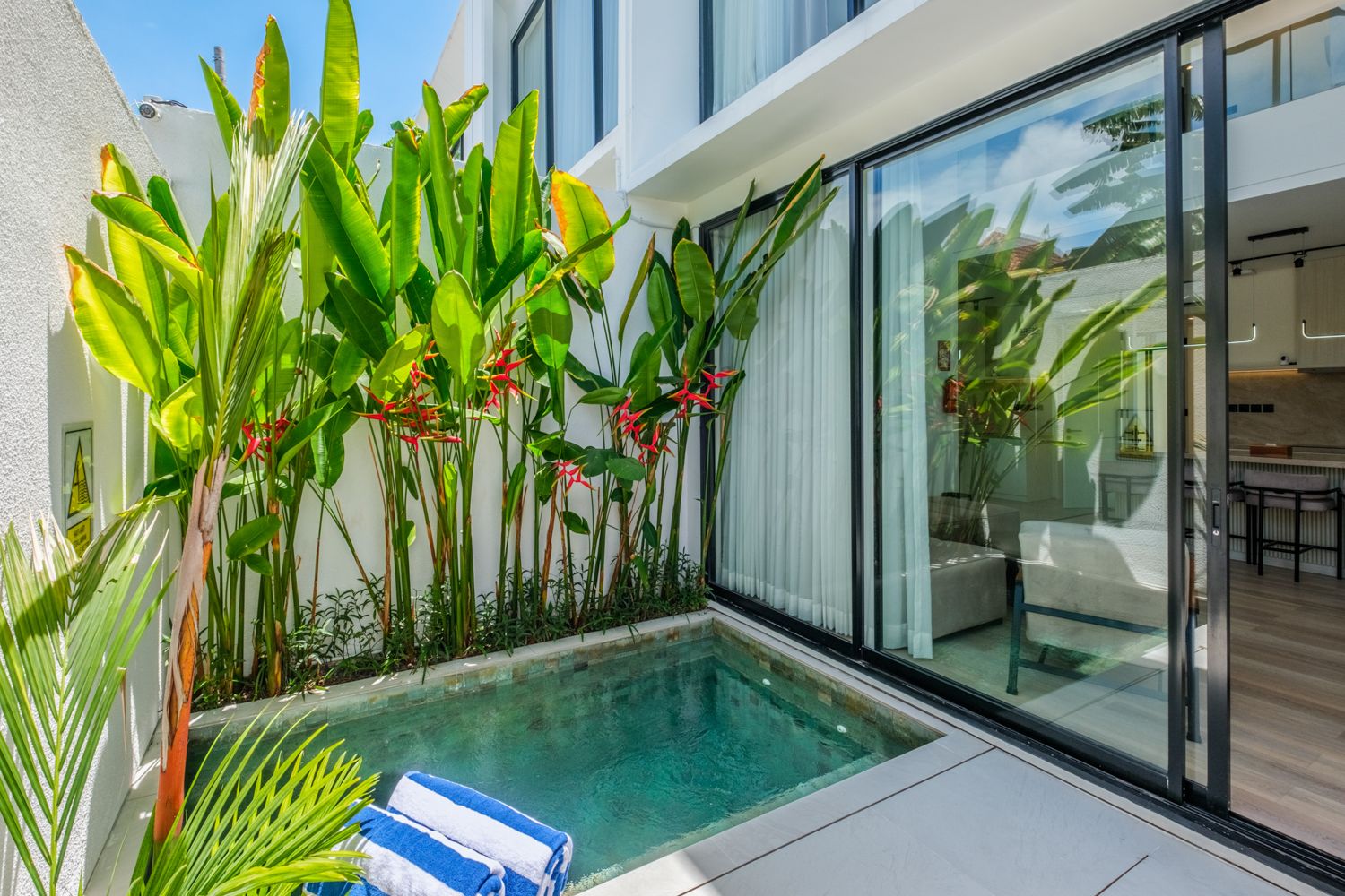 Villa Cahaya Layur Bali: 2-Bedroom Private Pool Villa in Canggu Bali | Modern Tropica