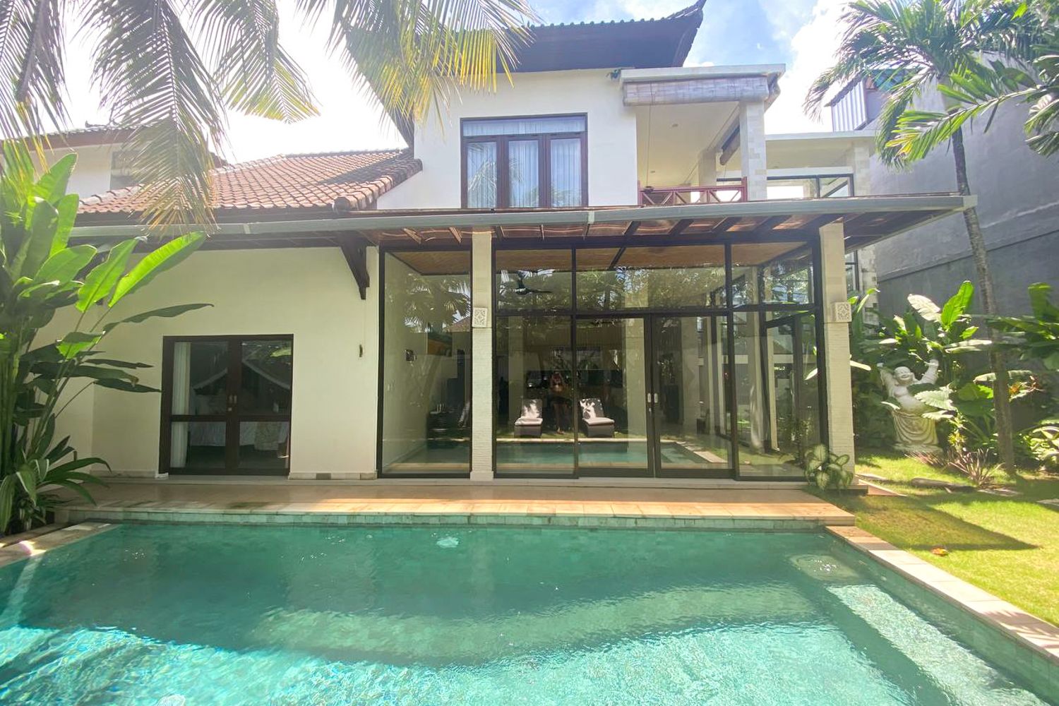 Villa Cahaya Petanu Bali: 2-Bedroom Beachside Luxury Villa Rental in Seminyak Bali wit