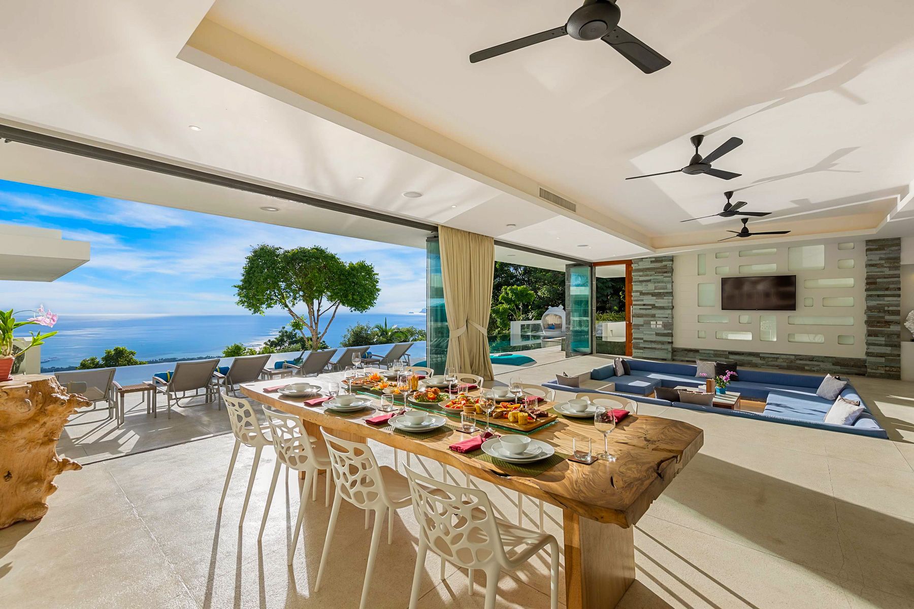 Villa Chantra Bophut Samui: 15-Bedroom Estate with Three Infinity Pools and Spa in Koh S