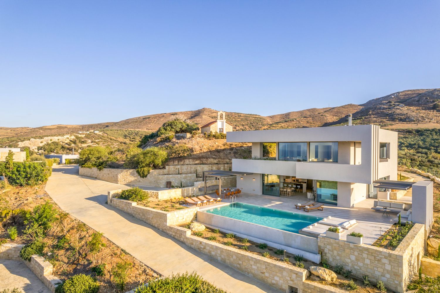 Villa Chrysafgi Kaliviani Kissamos: 5-Bedroom Hillside Villa with Pool, Spa & Sea Views in Kissa