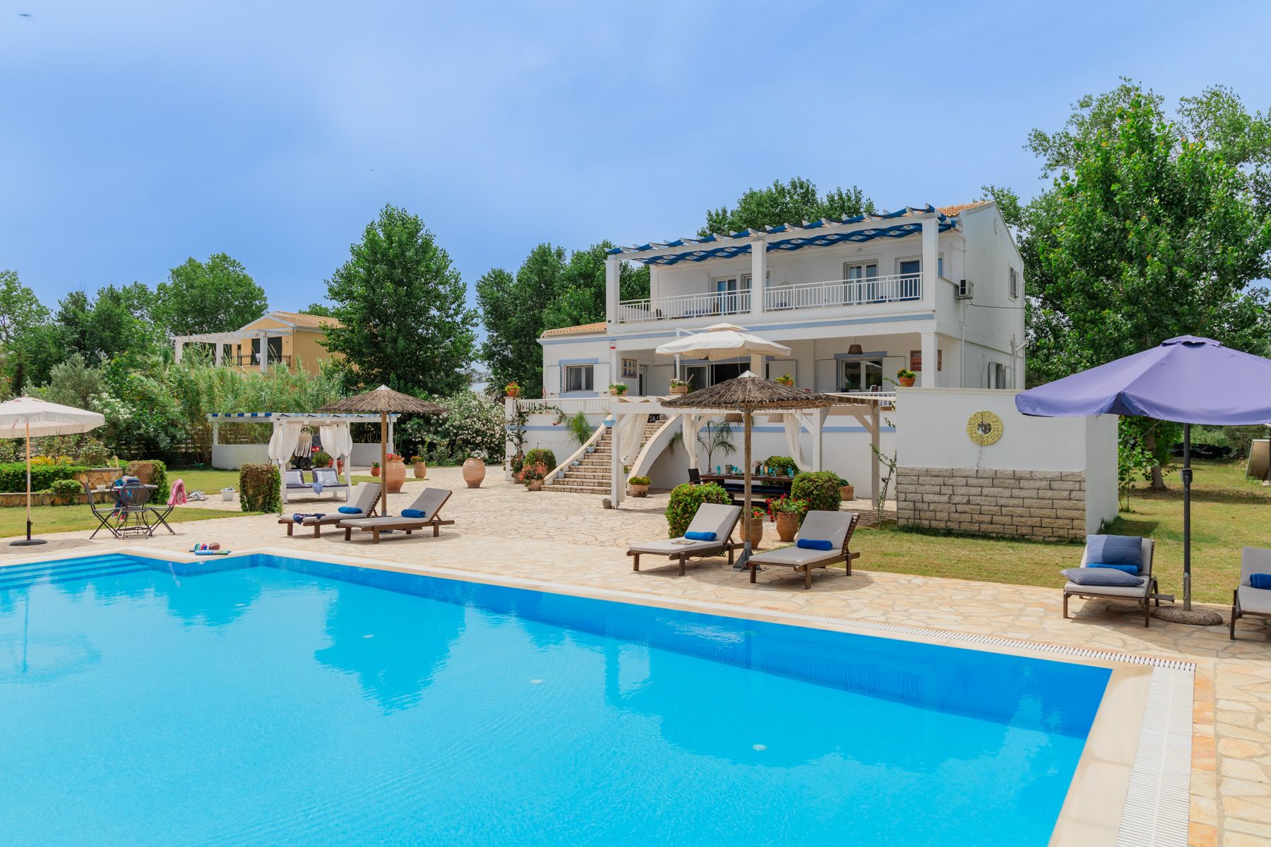 Villa Chrysafi Lefkimmi Corfu: 4-Bedroom Beachfront Villa with Private Pool in South Corfu,