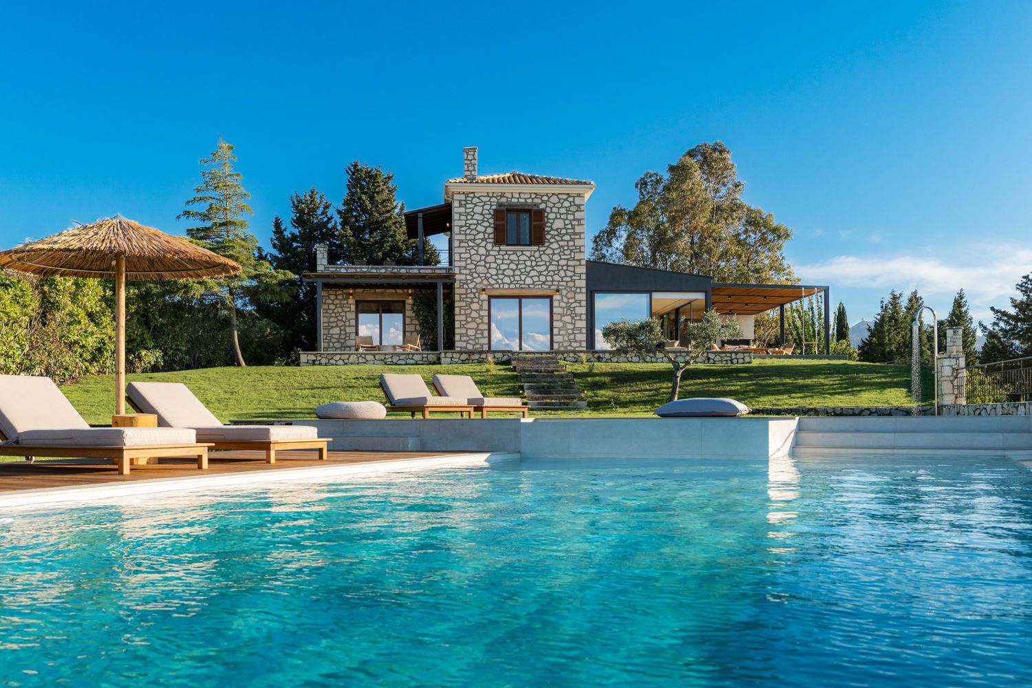 Villa Chrysafi Nidri Lefkada: 4-Bedroom Sea View Villa with Hot Tub and Spa in Lefkada Gre