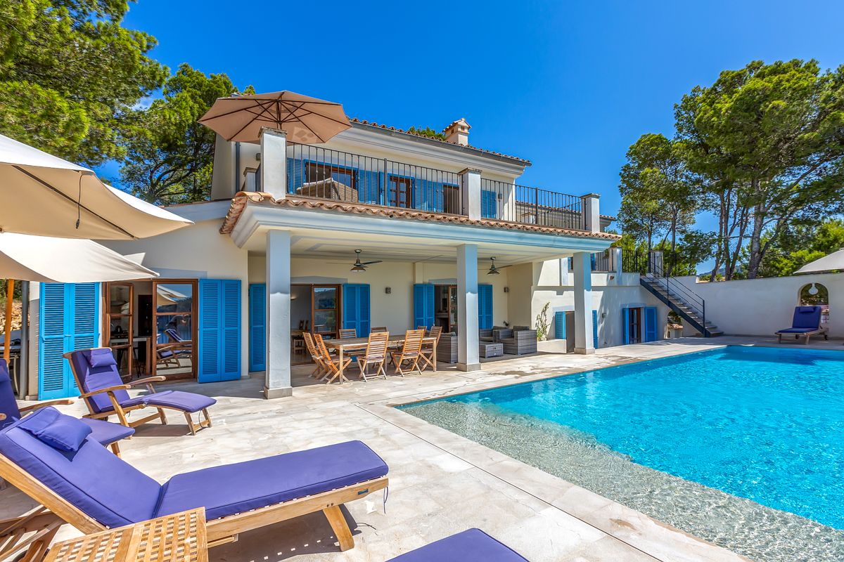 Villa Dorada Biniorella Andratx: 6-Bedroom Villa with Infinity Pool and Spa in Camp de Mar, M
