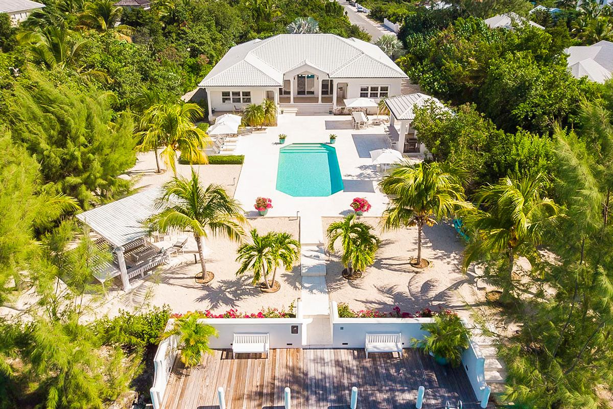 Villa Dorada Frigate Caribbean: 5-Bedroom Waterfront Villa with Pool and Spa in Turks and Ca