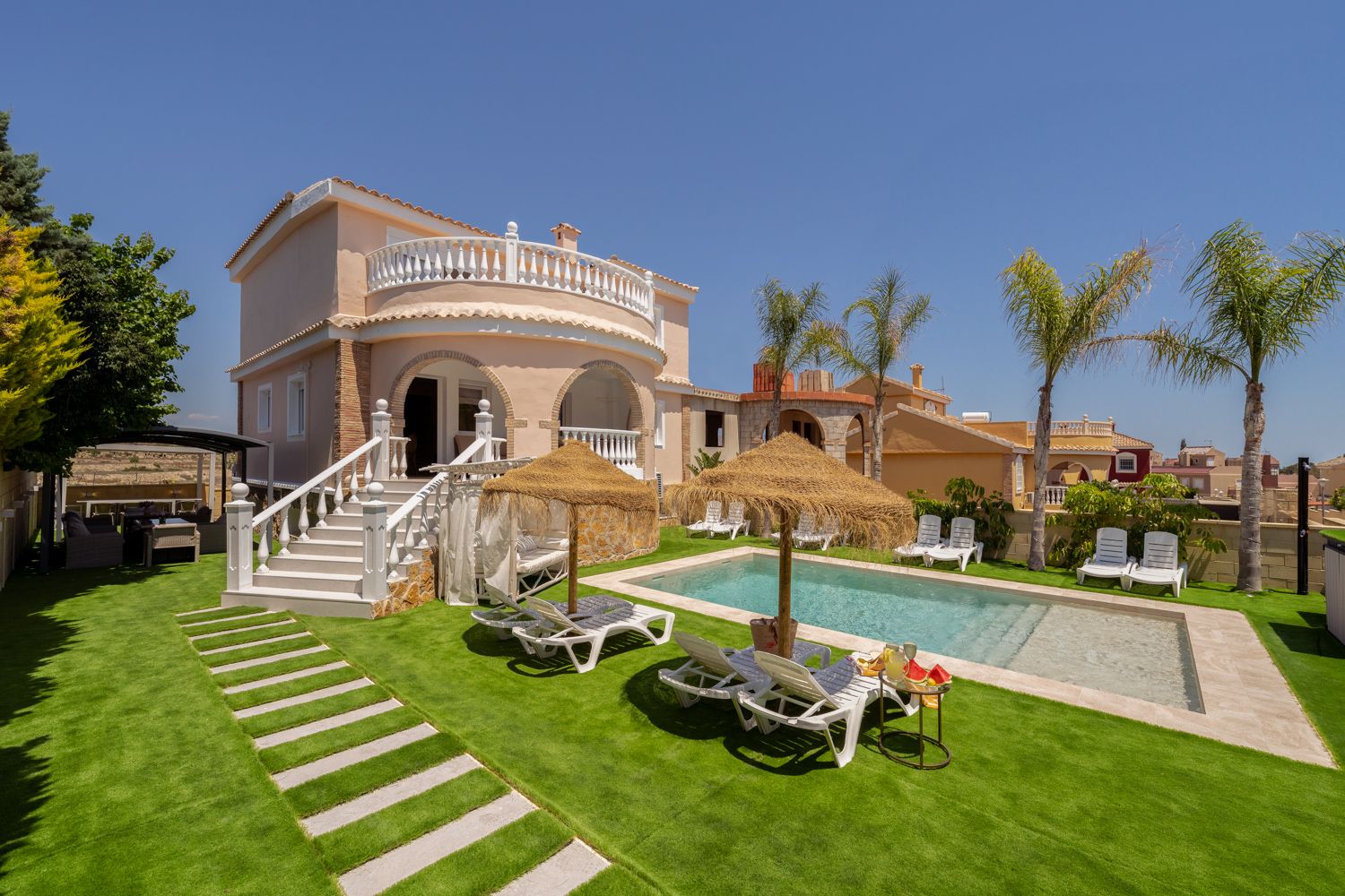 Villa Dorada Manrique Alicante: 9-Bedroom Heated Pool Villa with Spa Near Alicante, Costa Bl