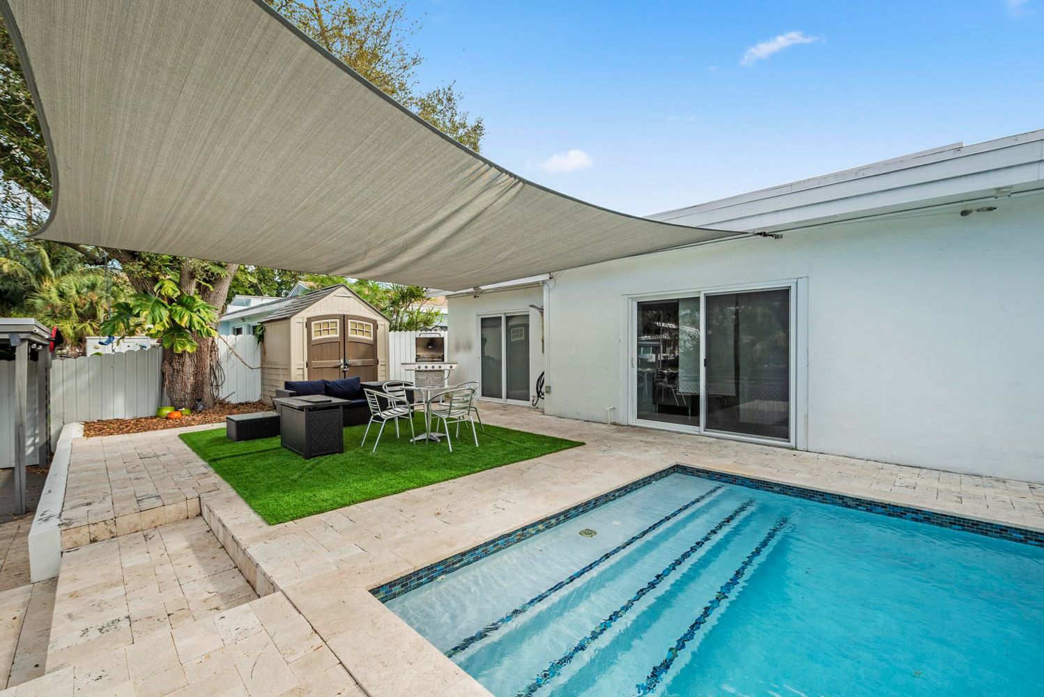 Villa Dorada Turnberry Miami: 5-Bedroom Heated Pool & Spa Home in Aventura, Miami | Sleeps