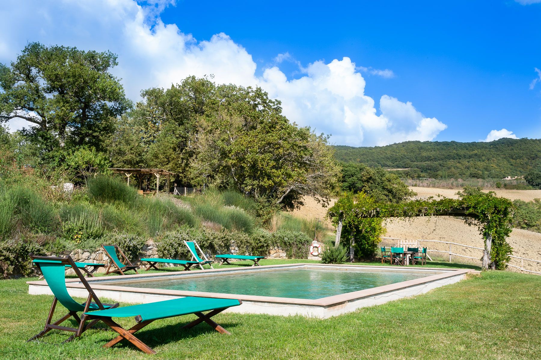 Villa Dorata Acquasanta Montepulciano: 3-Bedroom Tuscan Farmhouse with Rustic Charm | Luxury Villa