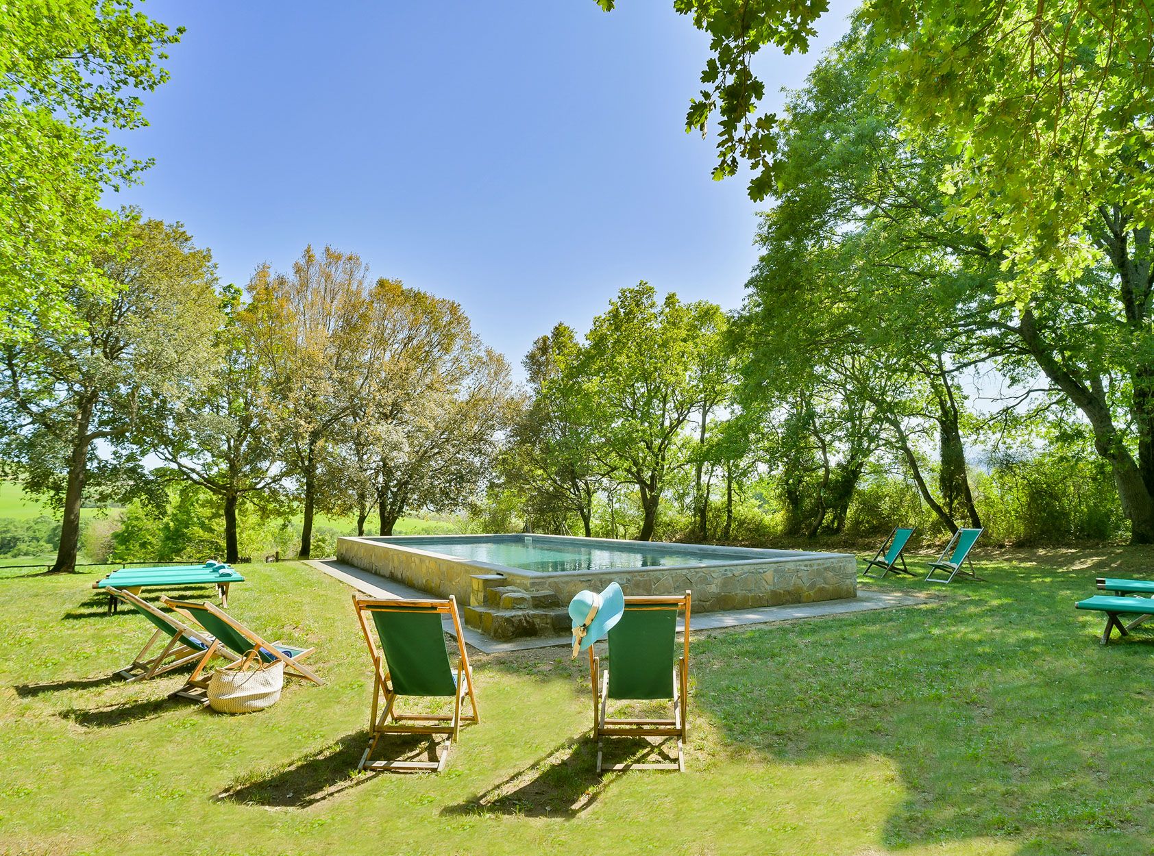 Villa Dorata Acquasanta Montepulciano: 7-Bedroom Tuscan Estate with Spa, Tennis Court & Val d’Orcia