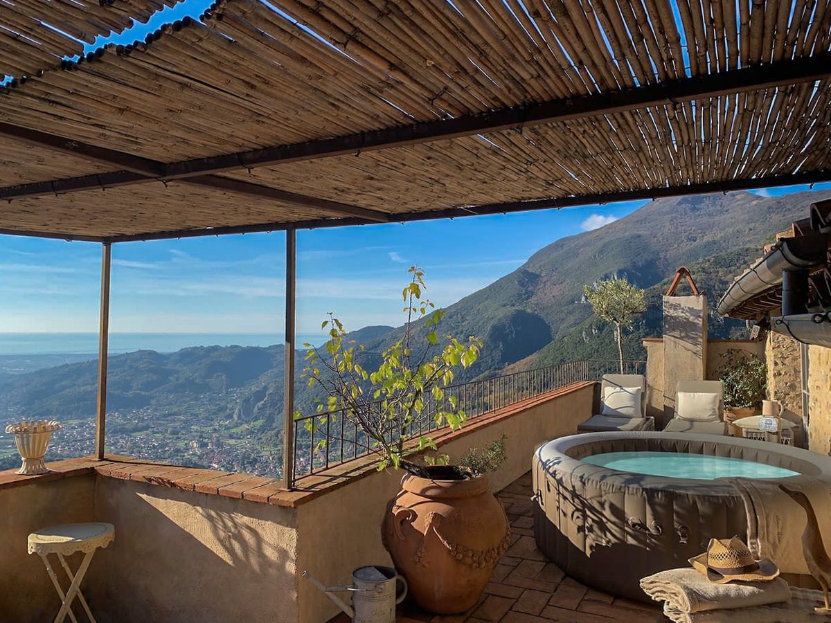 Villa Dorata Anfiteatro Lucca: 3-Bedroom Historic Amphitheatre Views, Luxury Villa Rental i