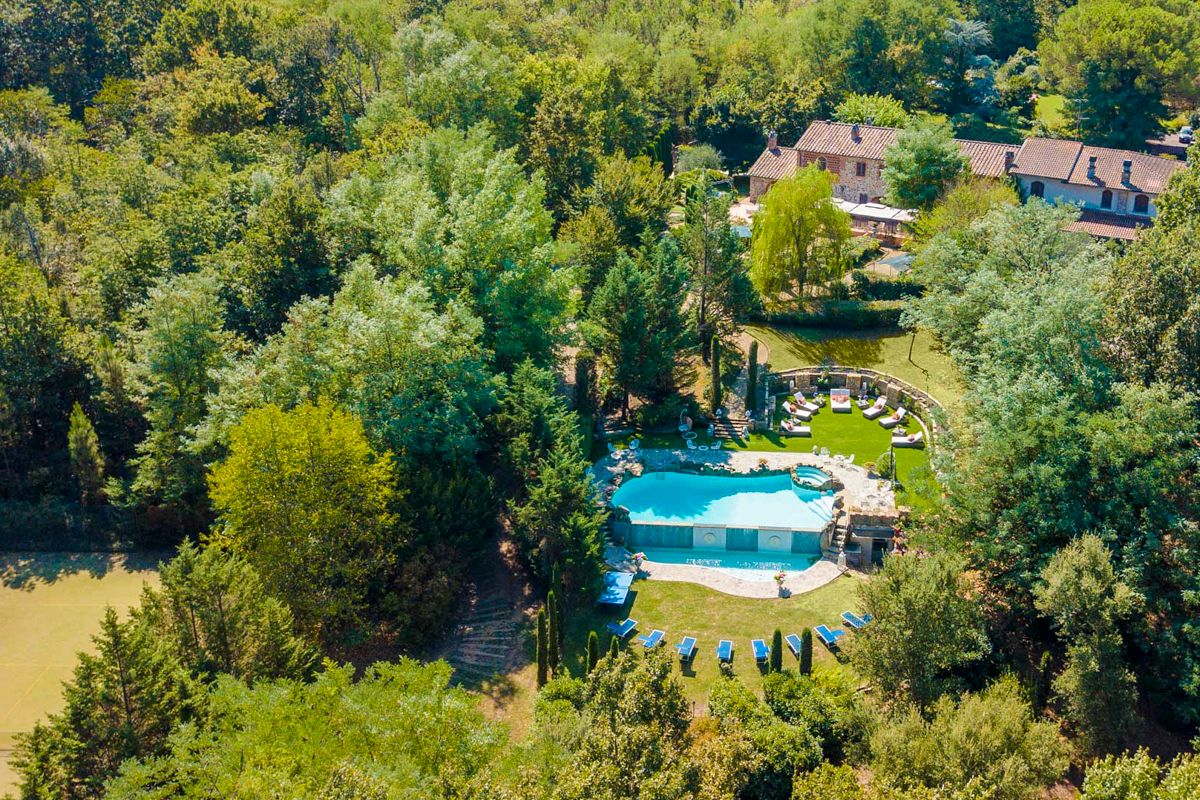 Villa Dorata Certosa Pisa: 11-Bedroom Historic Medici Estate with Spa & Tennis Court in