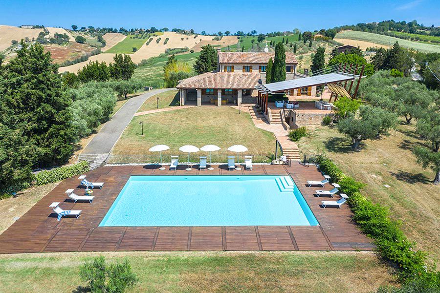 Villa Dorata Orciano SanCostanzo: 5-Bedroom Countryside Farmhouse with Spa and Panoramic Views