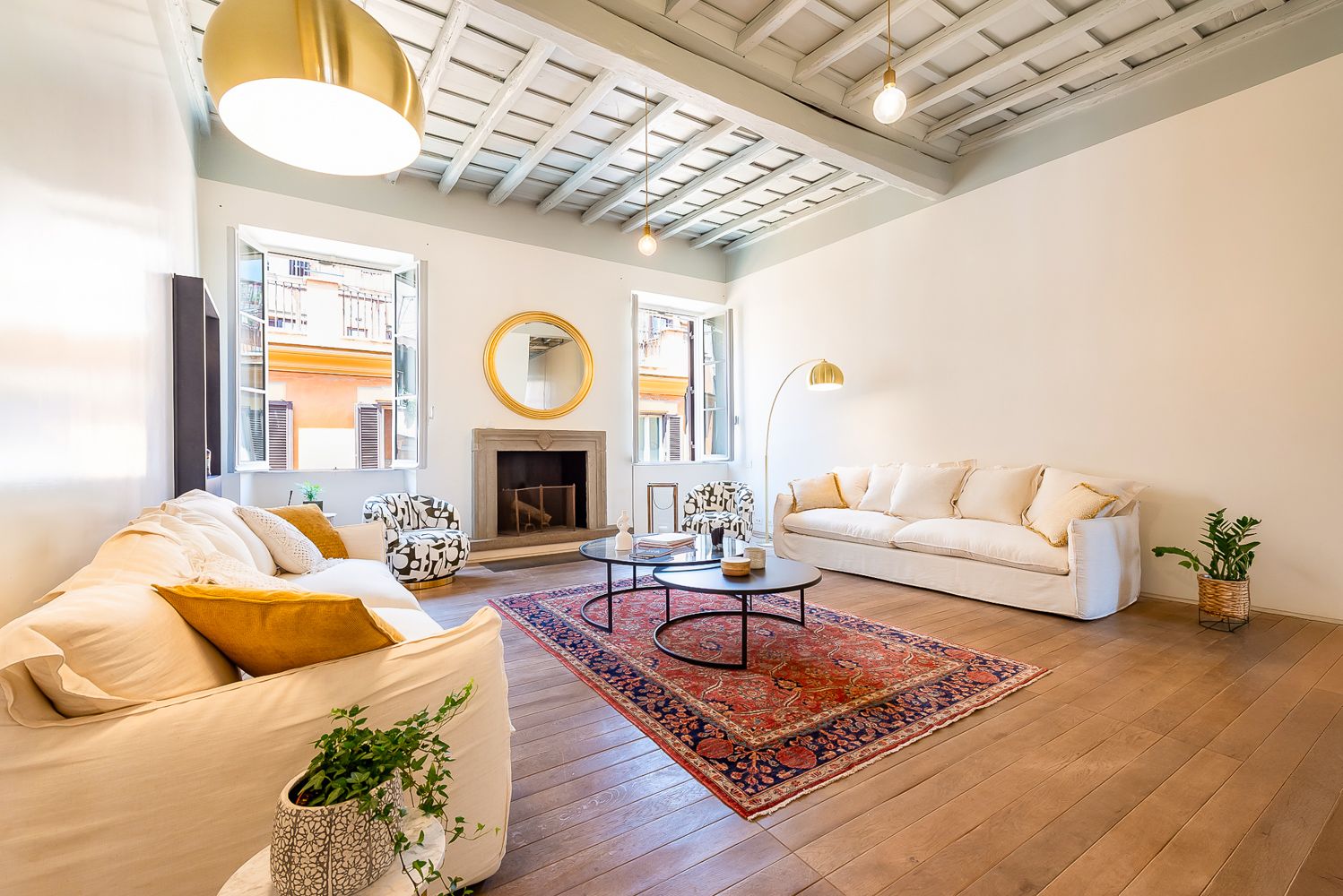 Villa Dorata Trastevere Roma: 3-Bedroom Luxury Apartment Near Colosseum with Spa in Histor