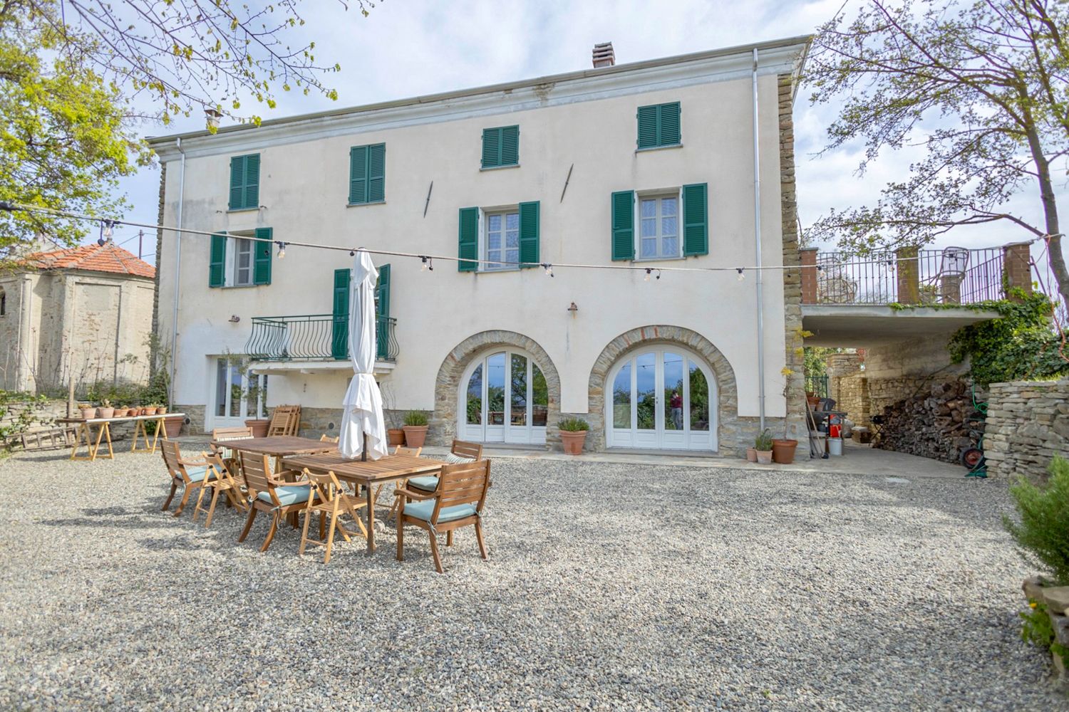 Villa Dorata Visone Cavatore: 5-Bedroom Piedmont Hilltop Villa with Spa and Countryside Vi