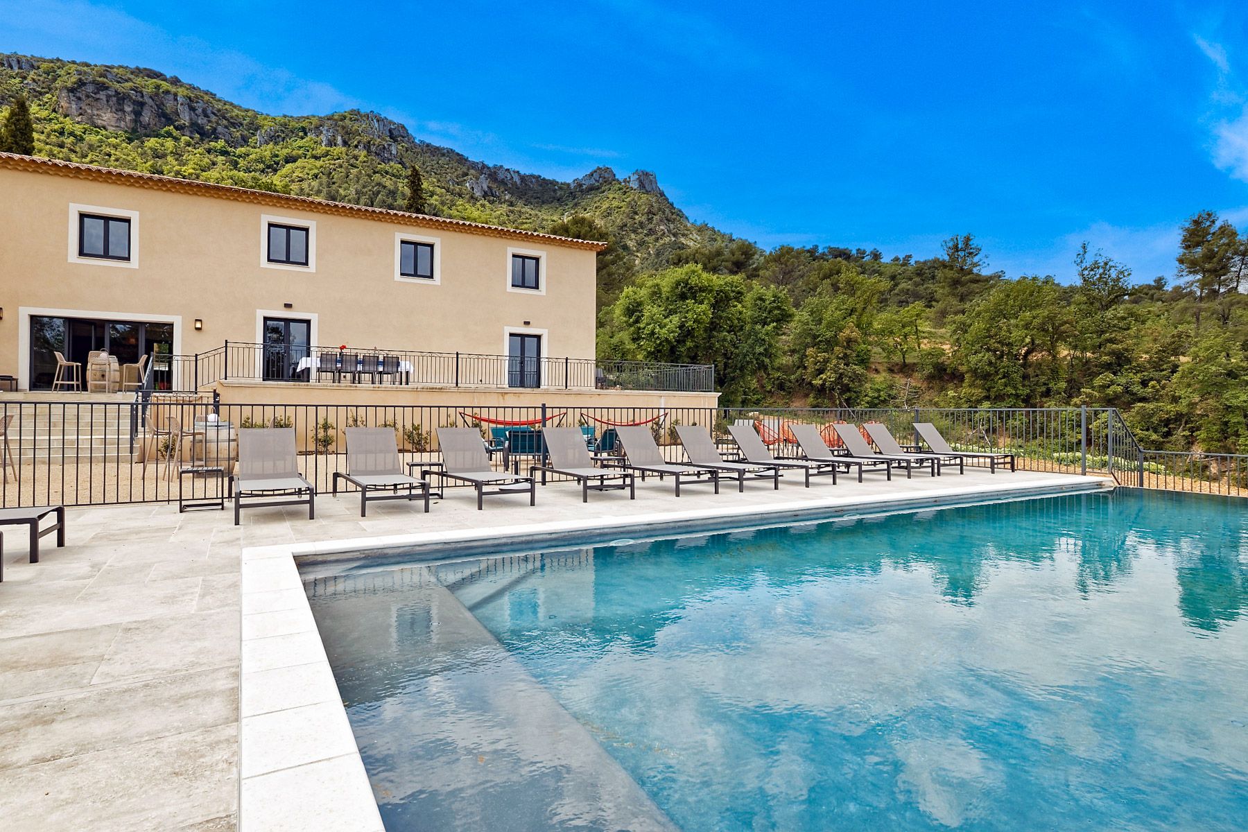 Villa Dorée Valescure Saint-Raphaël: 11-Bedroom Wine Estate Villa with Pool, Spa & Tennis on Fren