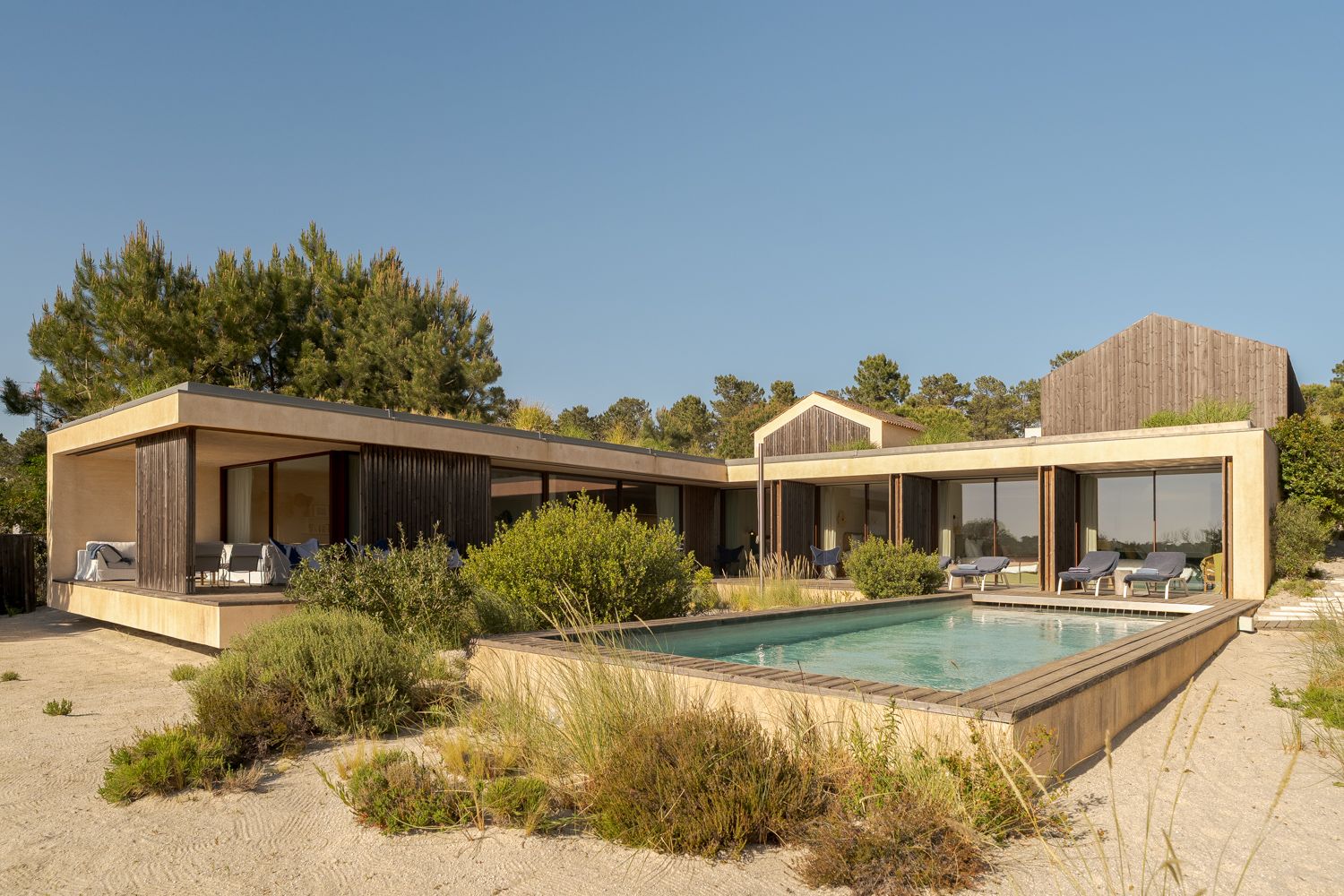 Villa Dourada Carvalhal Comporta: 4-Bedroom Heated Pool Villa Near the Beach in Comporta, Port