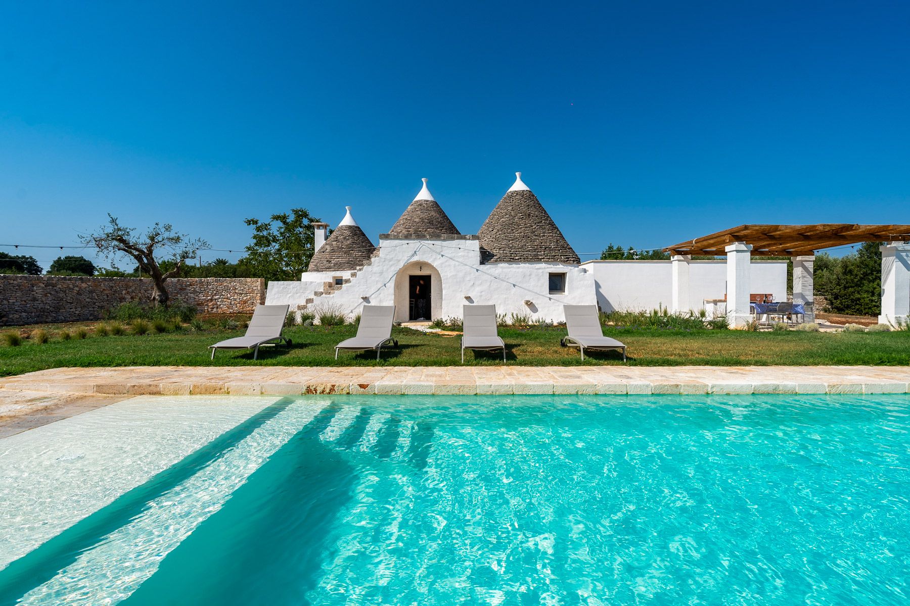 Villa Farfalla Chiancone Putignano: 2-Bedroom Trullo with Hot Tub and Spa in Puglia’s Countrysid