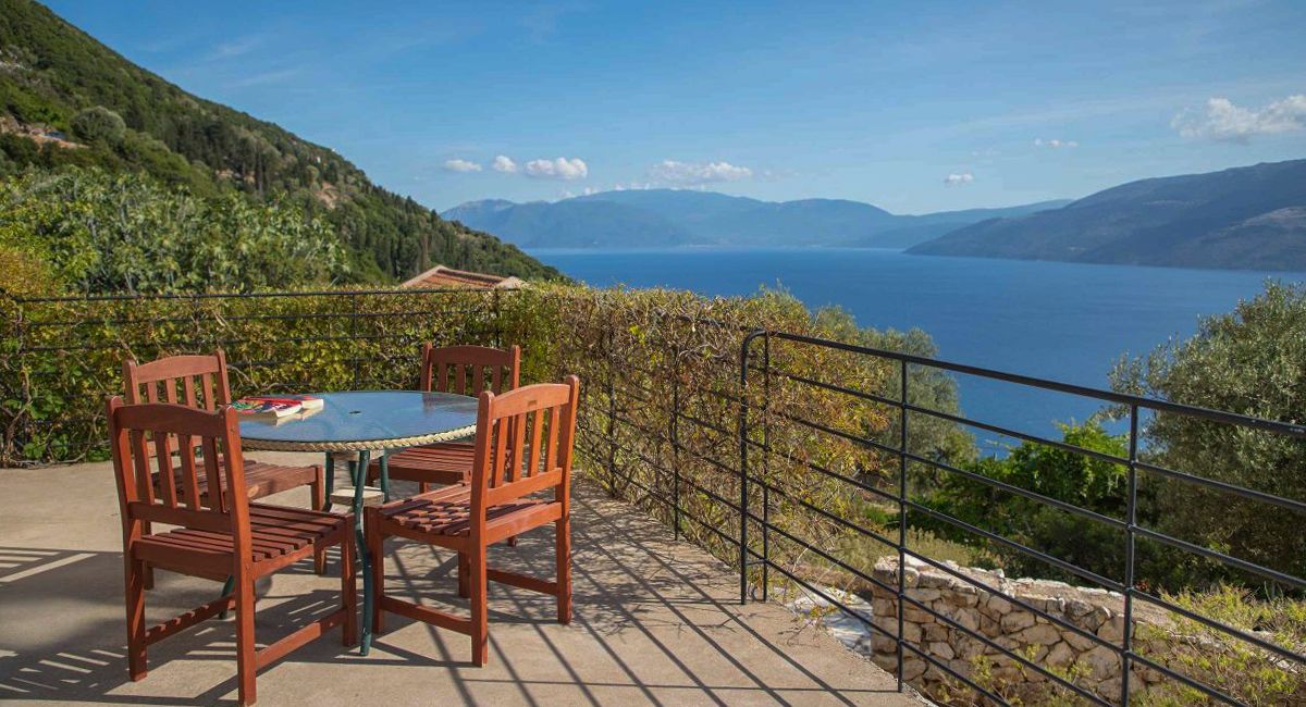 Villa Galazio Vathy Ithaca: 2-Bedroom Infinity Pool Villa with Ionian Sea Views in Ithac