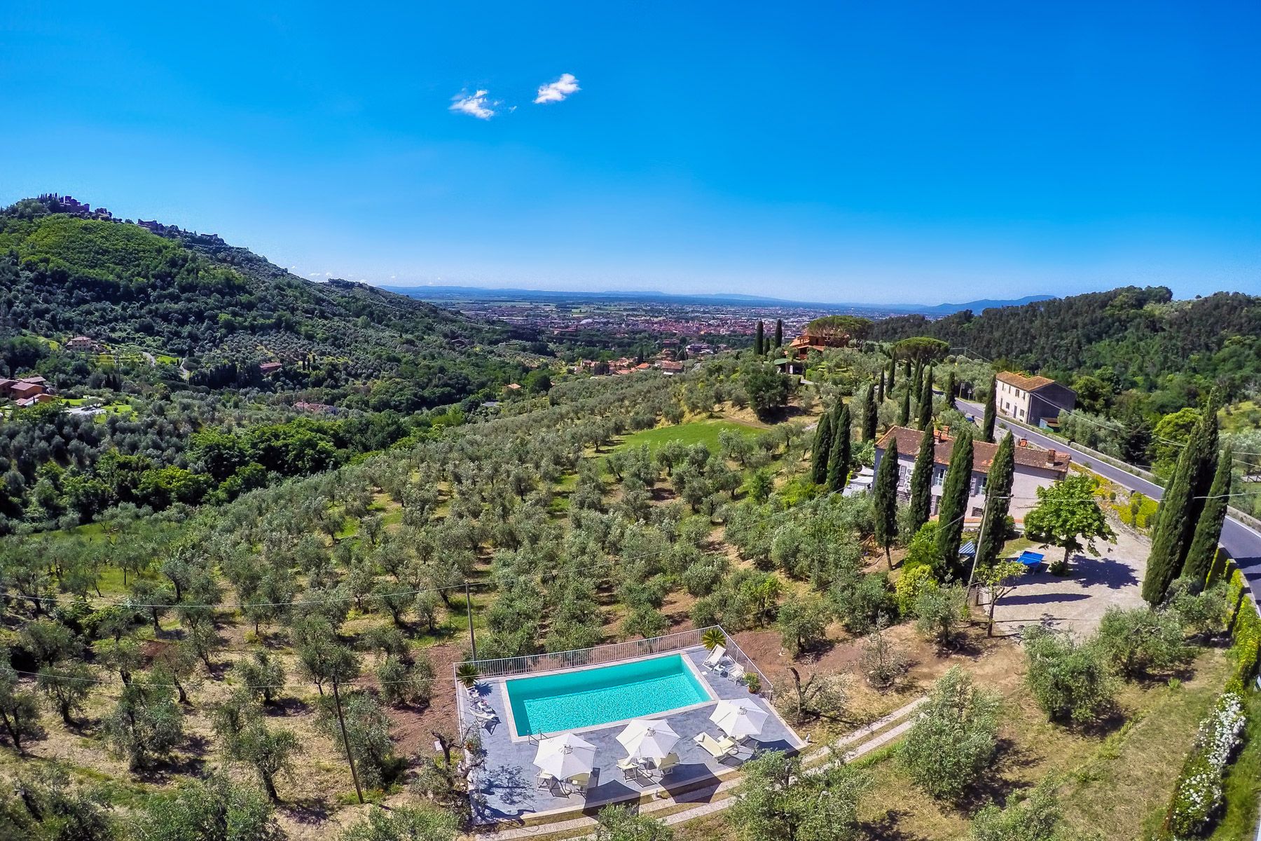 Villa Ginestra Collodi Pistoia: 5-Bedroom Heated Pool & Spa Tuscan Countryside Villa in Pist