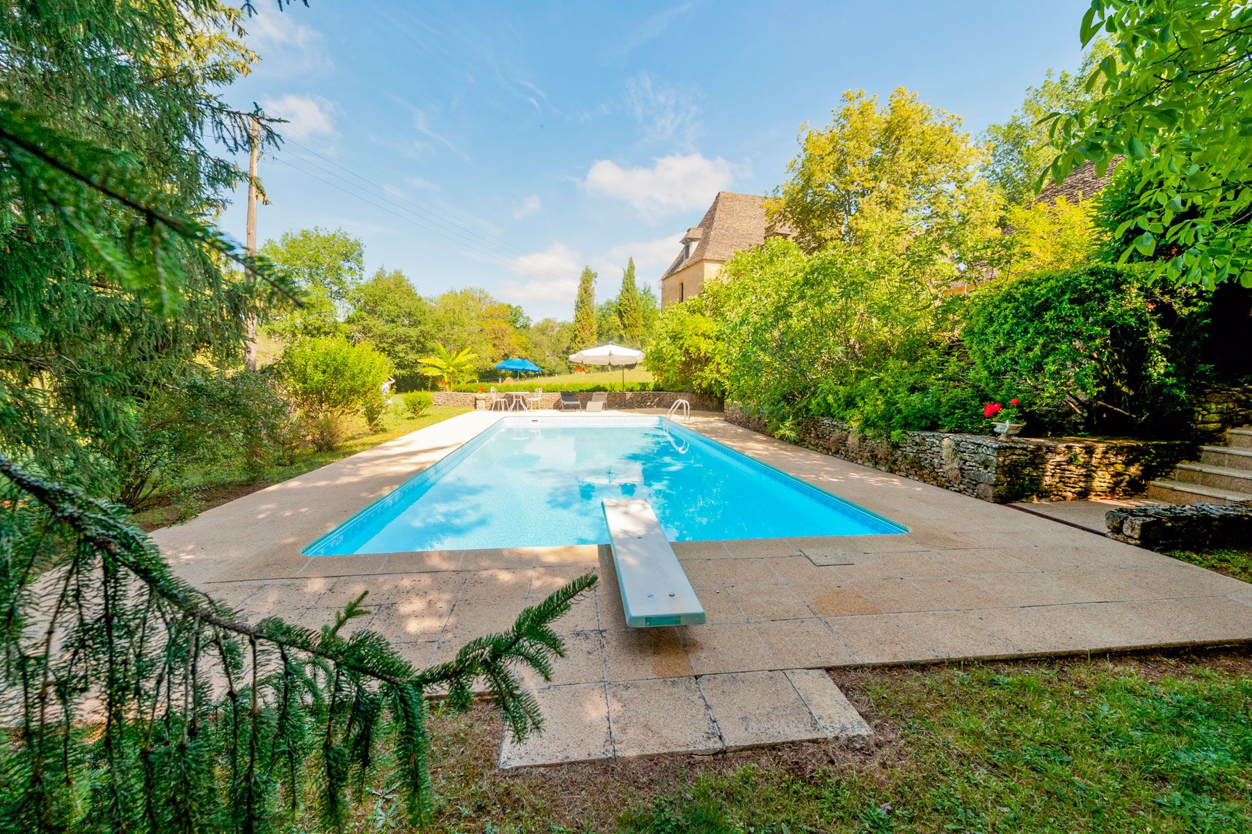 Villa Glycine Cadouin Dordogne: 2-Bedroom Villa with Private Pool and Tennis Court in Dordog