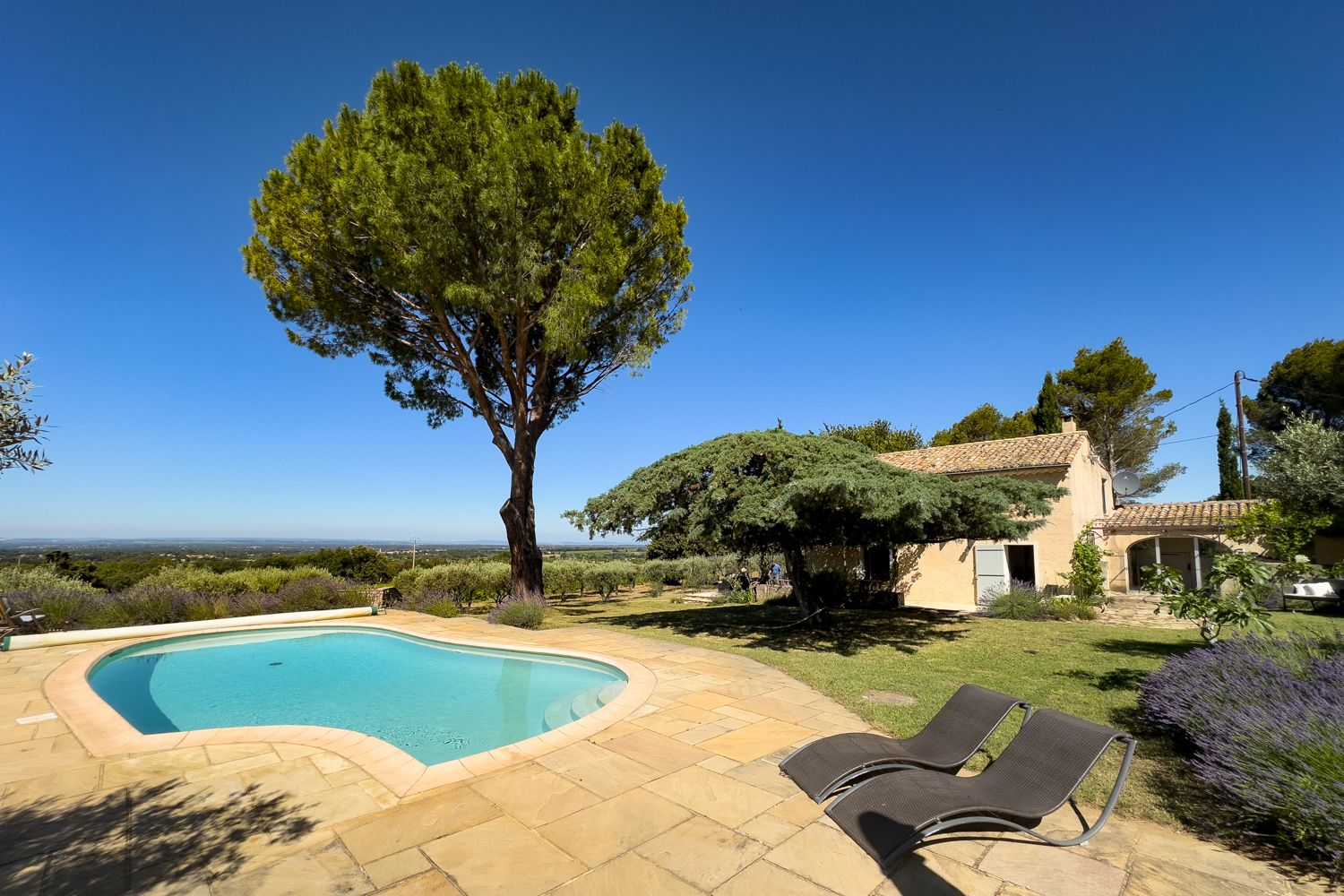 Villa Lavande Rocans Provence: 5-Bedroom Historic Farmhouse with Olive Grove and Tennis Cou