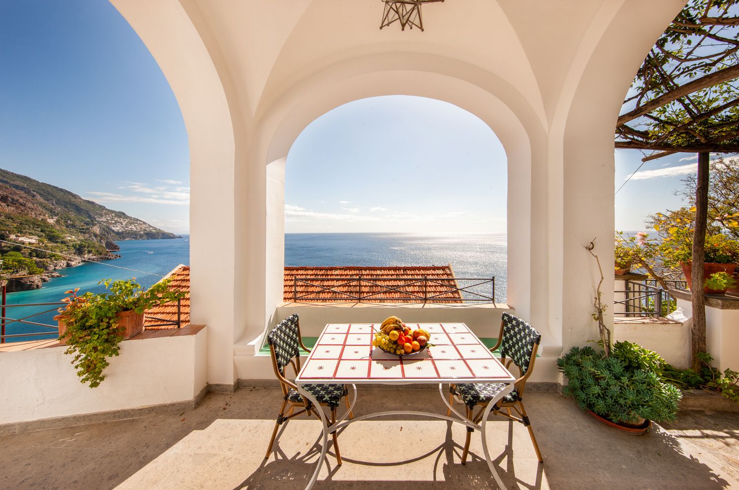 Villa Limone Fornillo Positano: 2-Bedroom Cliffside Retreat with Stunning Sea Views on the A