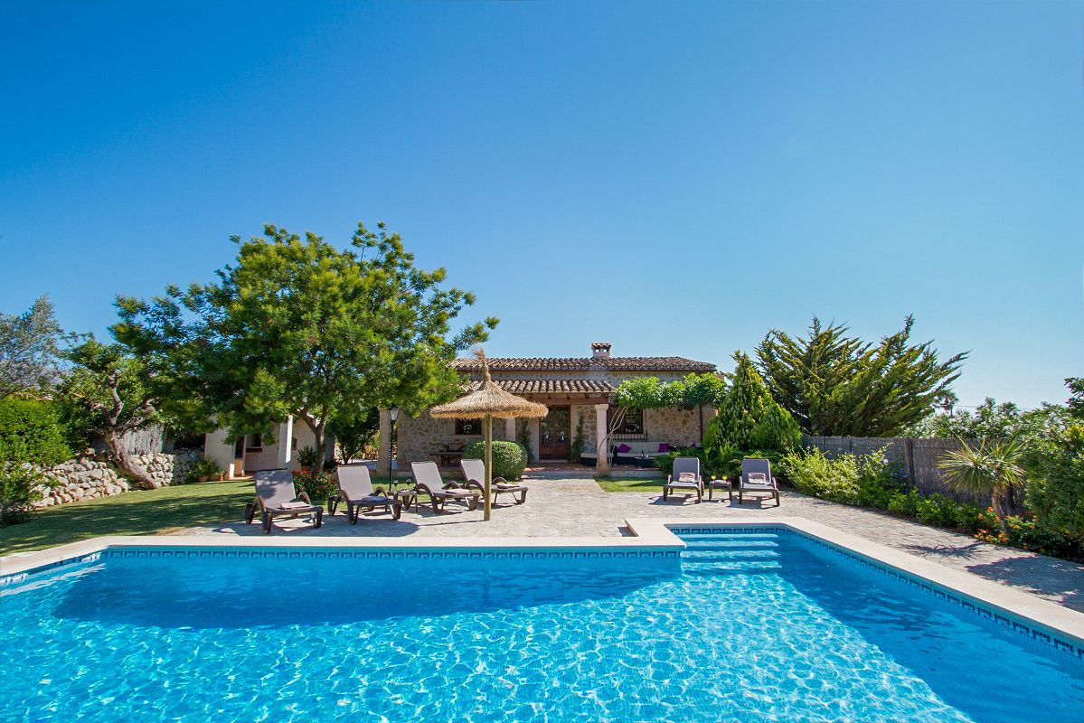 Villa Llimona Calvari Pollença: 3-Bedroom Villa with Private Pool and Spa in Pollença, Mallo