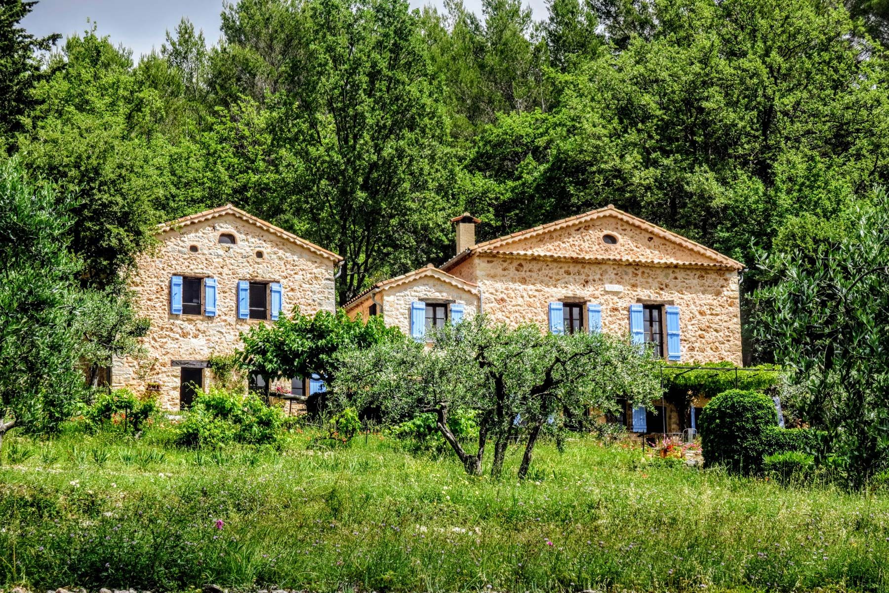 Villa Lumière Bastie Riviera: 4-Bedroom Hilltop Villa with Heated Pool and Tennis Court on