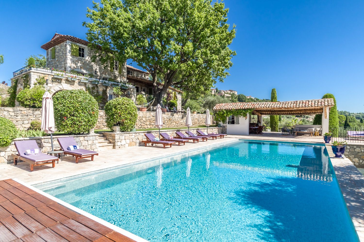 Villa Lumière Bellevue Cannes: 7-Bedroom Historic Estate with Heated Pool and Panoramic Vie