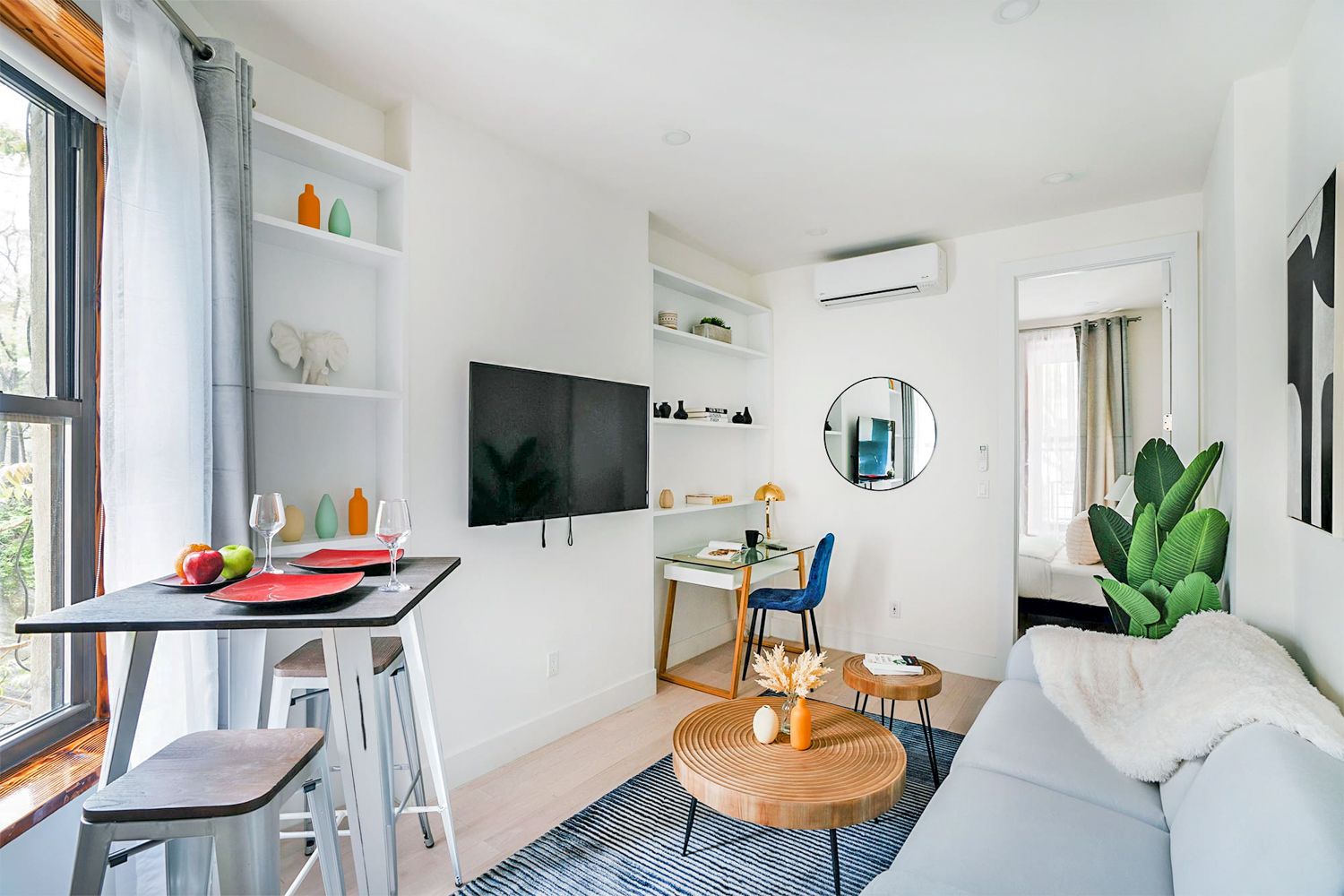 Villa Lumière Gramercy Manhattan: 1-Bedroom Stylish Retreat with Air-Con in the Heart of Manha