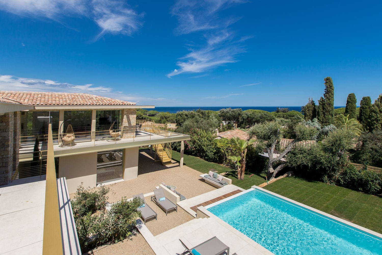 Villa Lumière Pampelonne Saint-Tropez: 5-Bedroom Villa with Heated Pool Near Sandy Beach in Saint-T