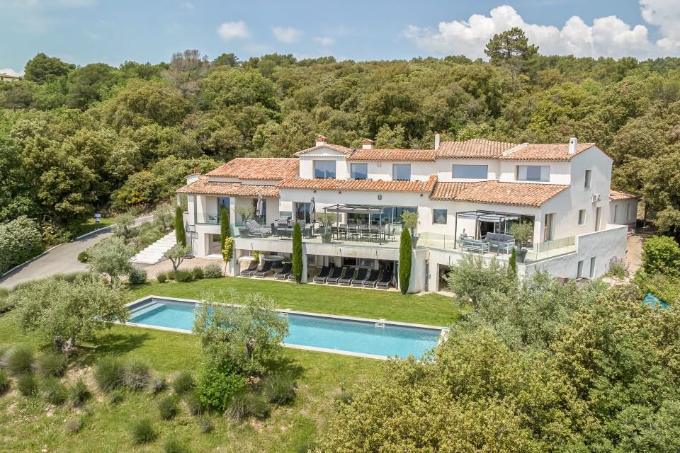 Villa Lumière Peymeinade Cabris: 6-Bedroom Panoramic Sea View Villa with Spa and Tennis in Ca