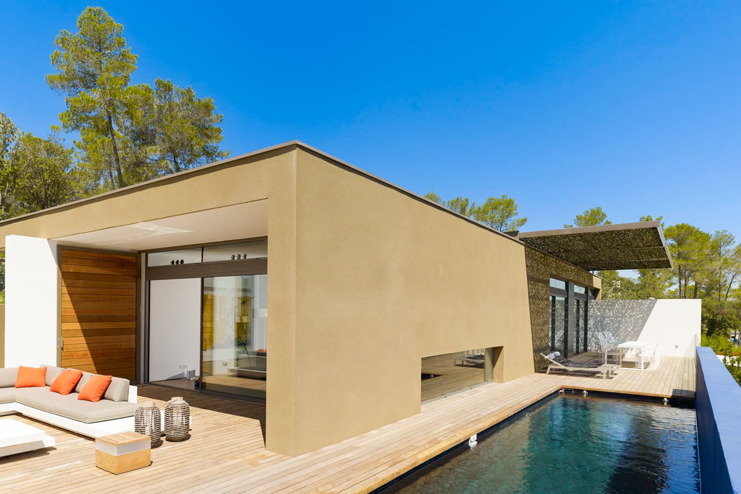 Villa Lumière Pézenas Languedoc: 4-Bedroom Architect-Designed Villa with Heated Pool and Spa