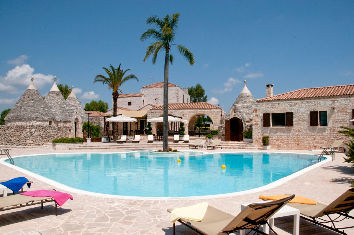 Villa Melograno Montevicoli Ceglie: 6-Bedroom Converted Masseria with Private Pool and Spa in Pu