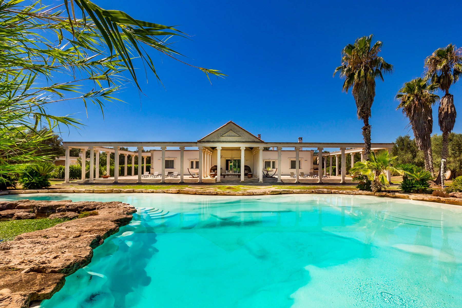 Villa Minerva Aragonese Taranto: 4-Bedroom Neoclassical Villa with Spa & Olive Groves in Tara
