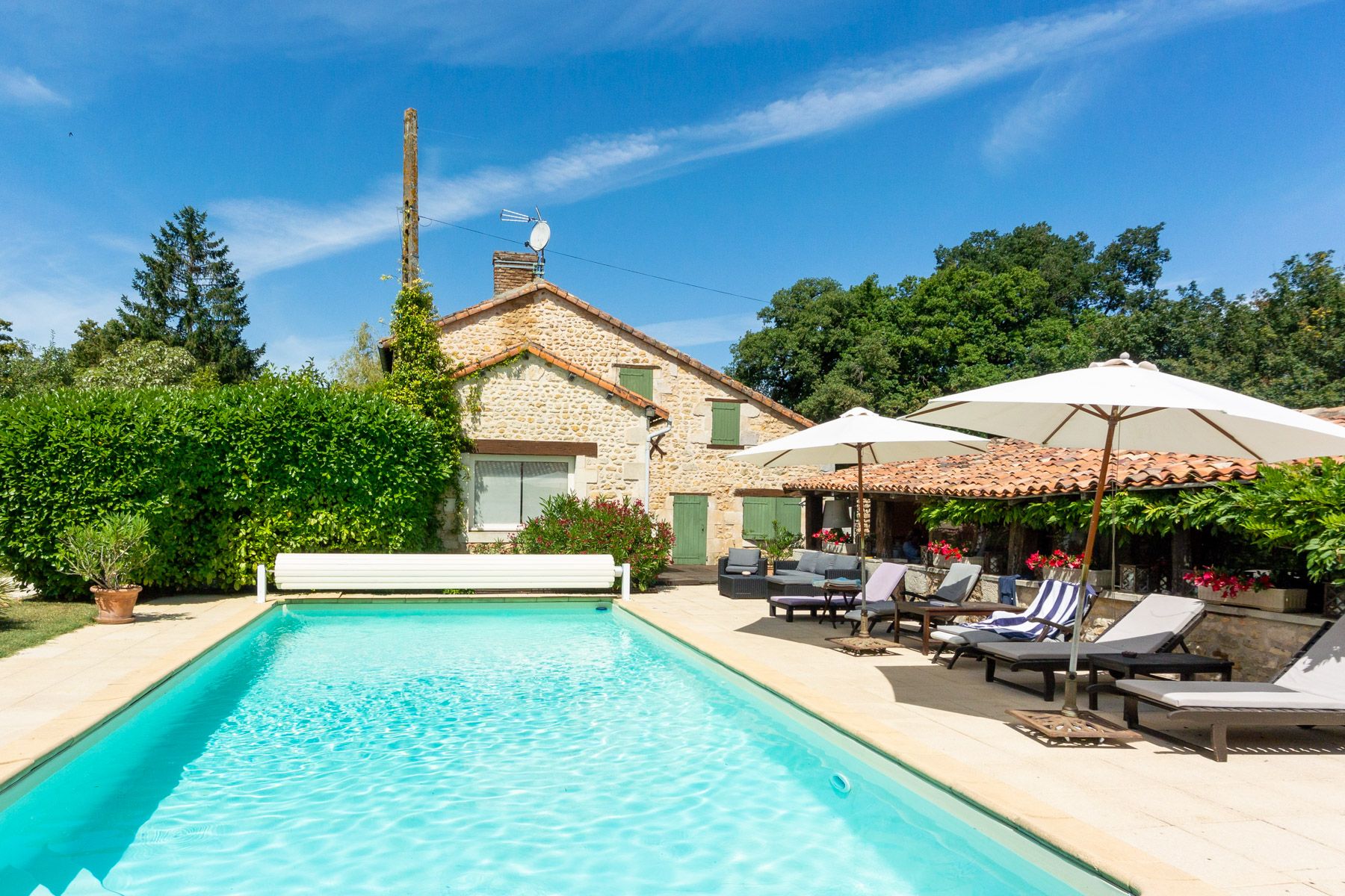 Villa Palissandre Mougins Grasse: 4-Bedroom Heated Pool & Tennis Court Country Villa in Vienne