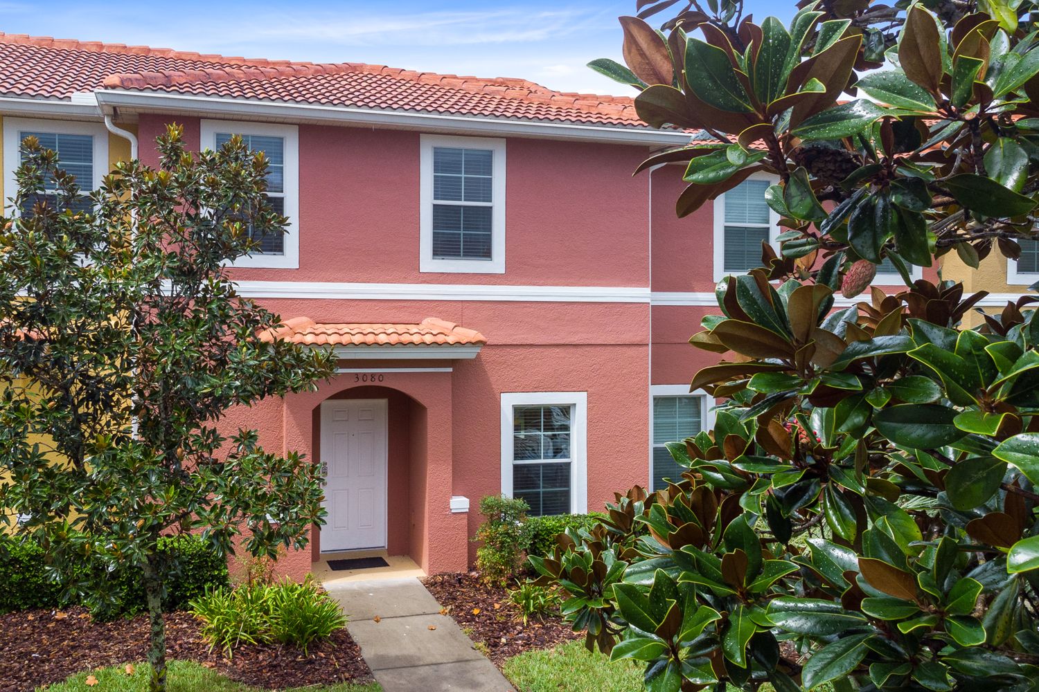 Villa Radiance Encantada Orlando: 2-Bedroom Luxury Townhouse Rental Near Disney with Heated Po