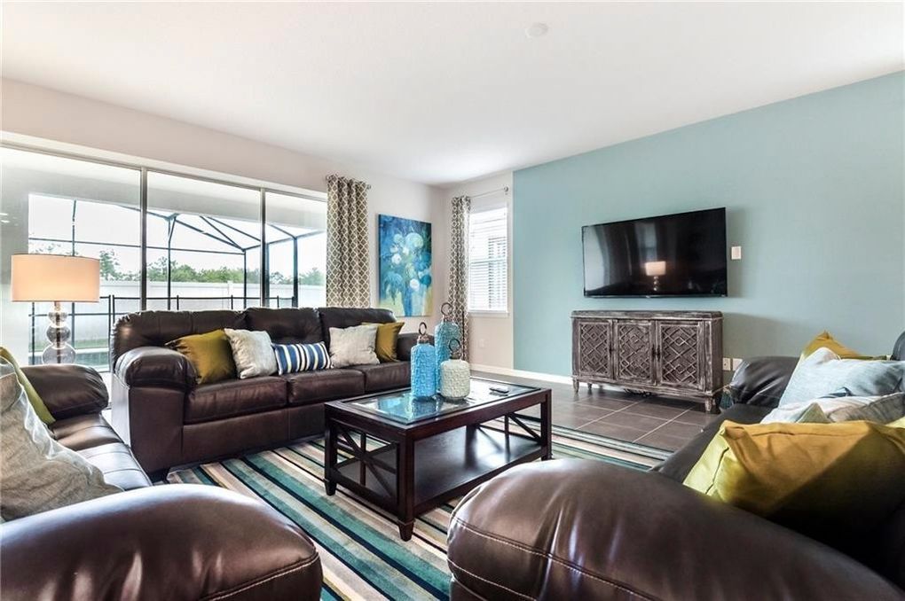 Villa Radiance Solara Kissimmee: 9-Bedroom Resort Villa with Pool Access in Kissimmee | Sleep