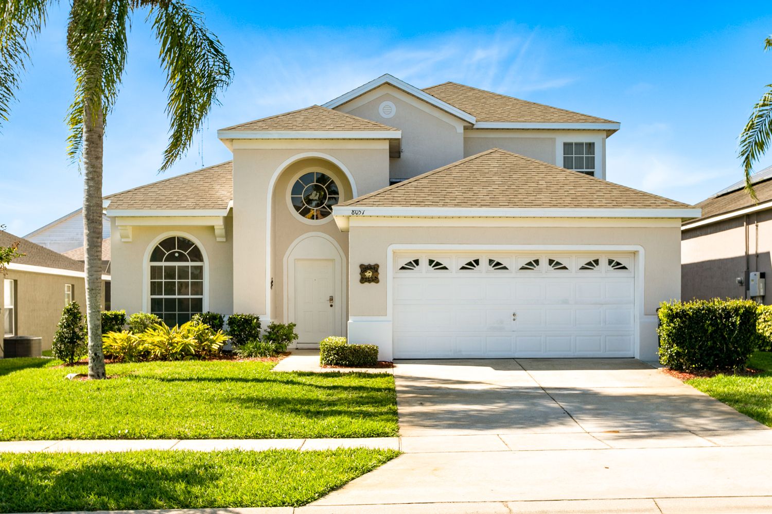 Villa Radiance WindsorPalms Orlando

Wait, let me reconsider – Word 2 should be in local language, but since this is USA, English is acceptable. However, “WindsorPalms” is two: 5-Bedroom Villa with Heated Pool & Spa near Disney in Four C