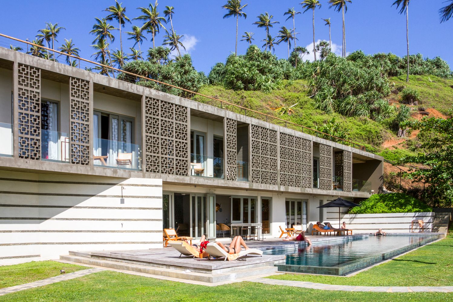 Villa Ranvan Unawatuna Sri Lanka: 7-Bedroom Beachfront Infinity Pool Villa with Spa on Sri Lan