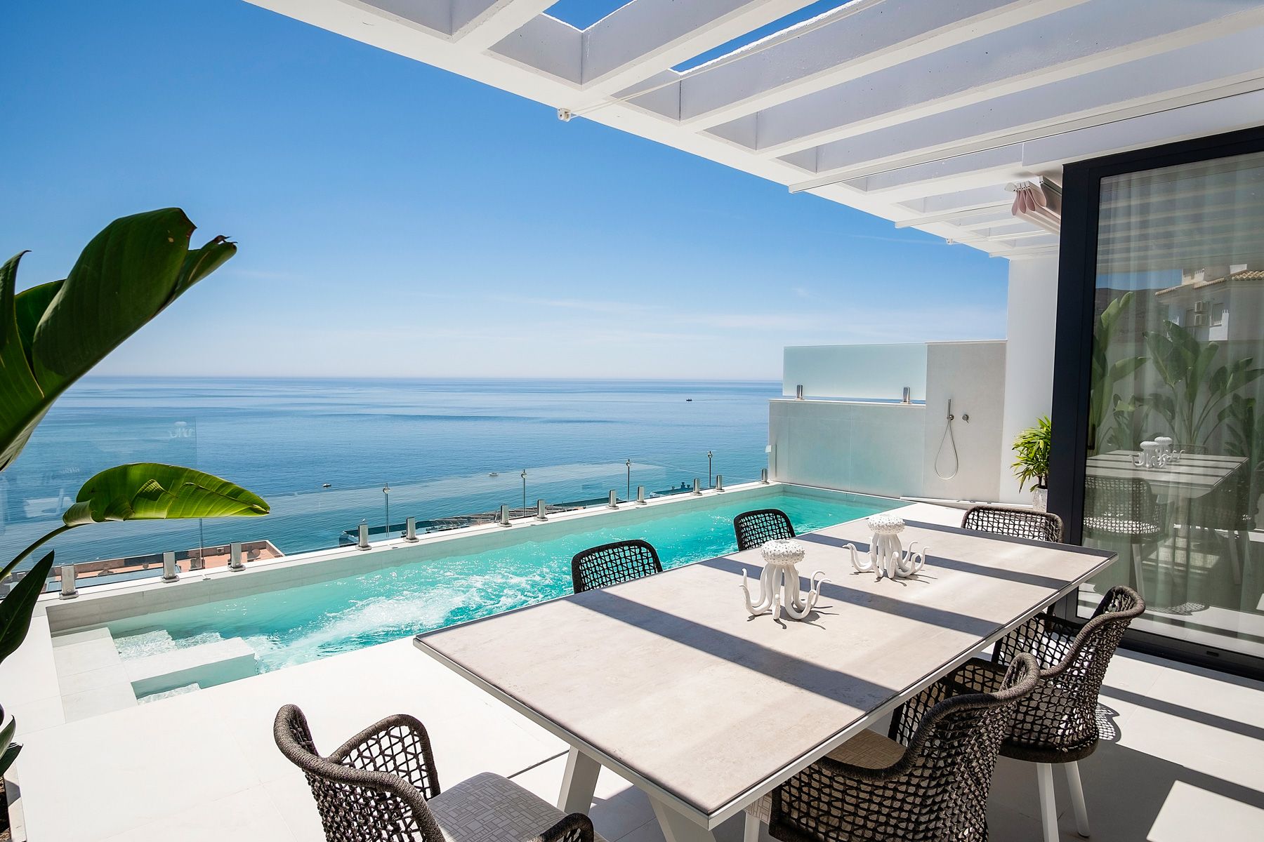 Villa Resplandor Salobreña Almuñécar: 4-Bedroom Sea View Villa with Infinity Pool & Spa in Costa T