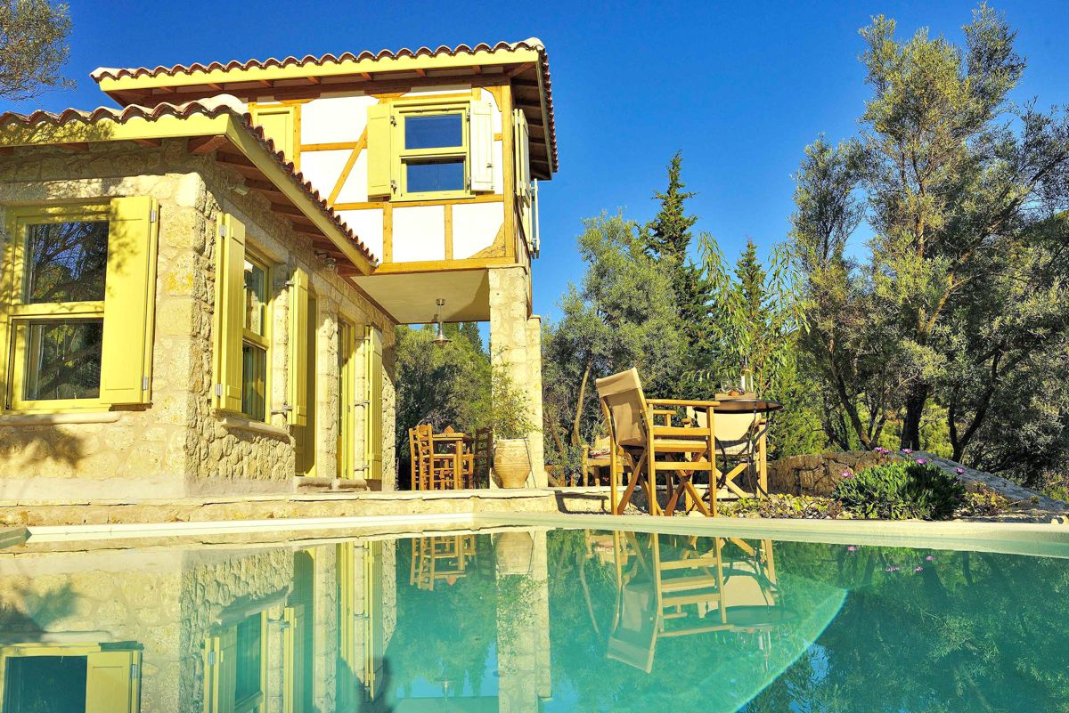 Villa Rodondάφνη Nidri Lefkada

Wait, let me reconsider.

Villa Δάφνη Nidri Lefkada

Hmm, let me provide a: 1-Bedroom Villa with Private Pool and Sea Views in Lefkada,