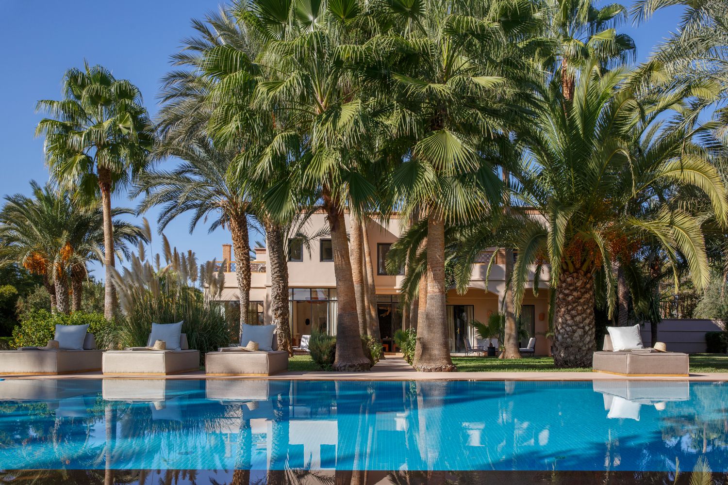 Villa Safran Médina Marrakech: 8-Bedroom Villa with Heated Pool & Vibrant Design Near Marra