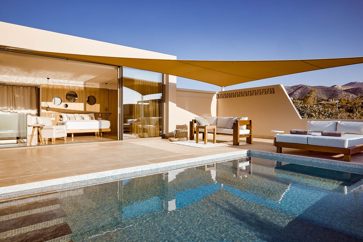 Villa Thalassia Spinalonga Elounda: 2-Bedroom Beachfront Suite with Private Pool and Sea Views i