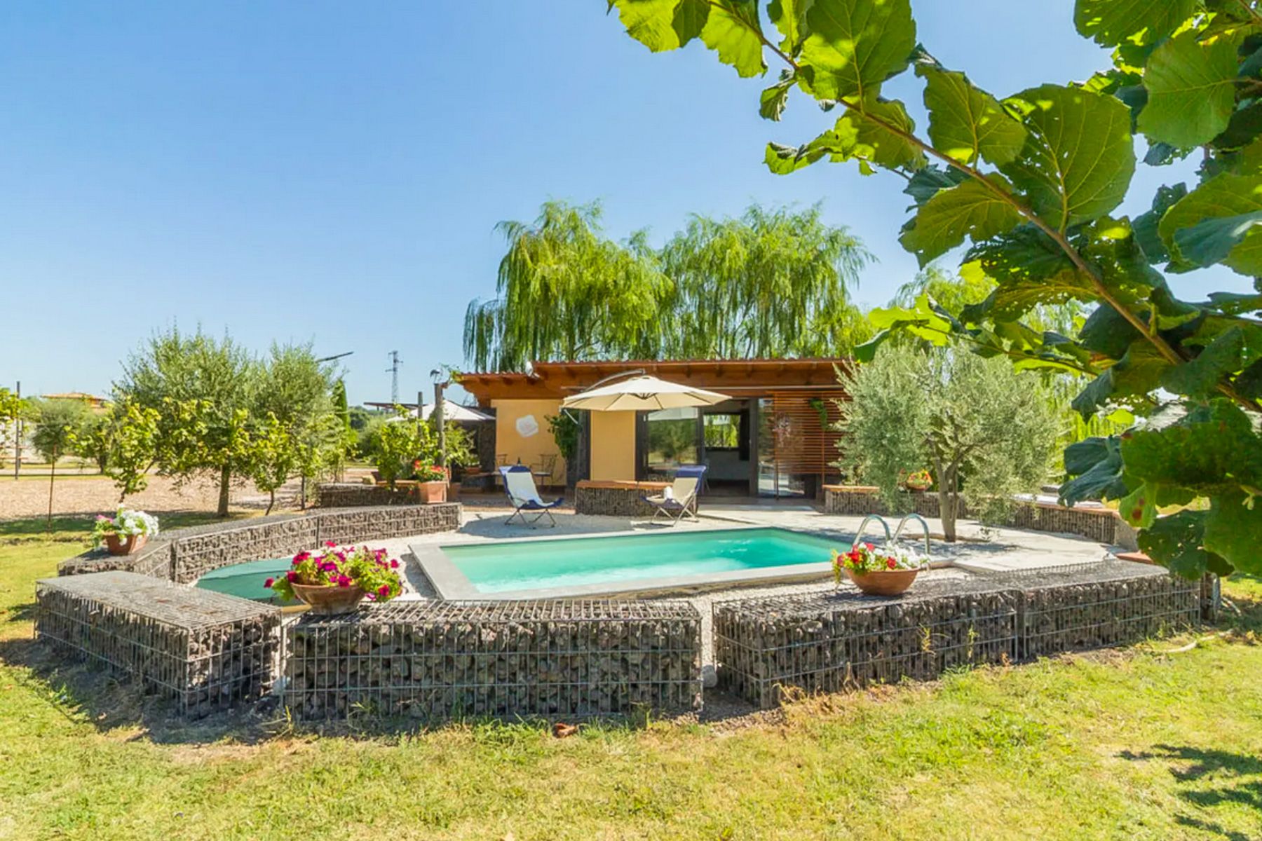 Villa Tralcio Castelnuovo Lazio: 1-Bedroom Villa with Private Pool in the Lazio Countryside |