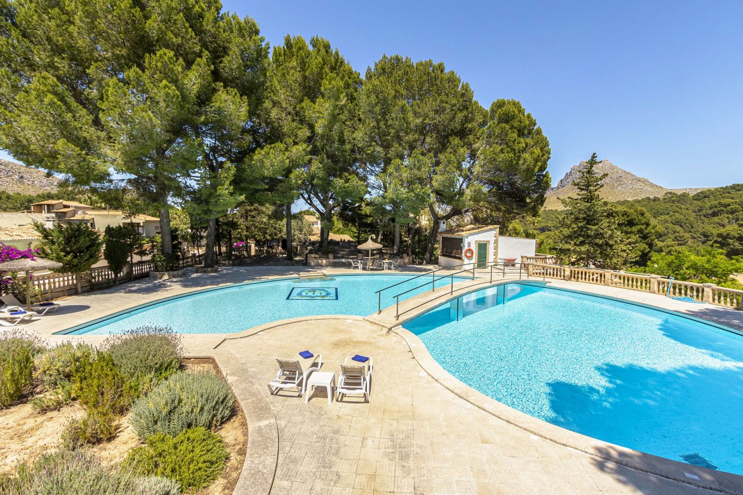 Villa Tramuntana Cavall Bernat Pollença: 6-Bedroom Beachside Villa with Spa in Cala Sant Vicenç, Mall