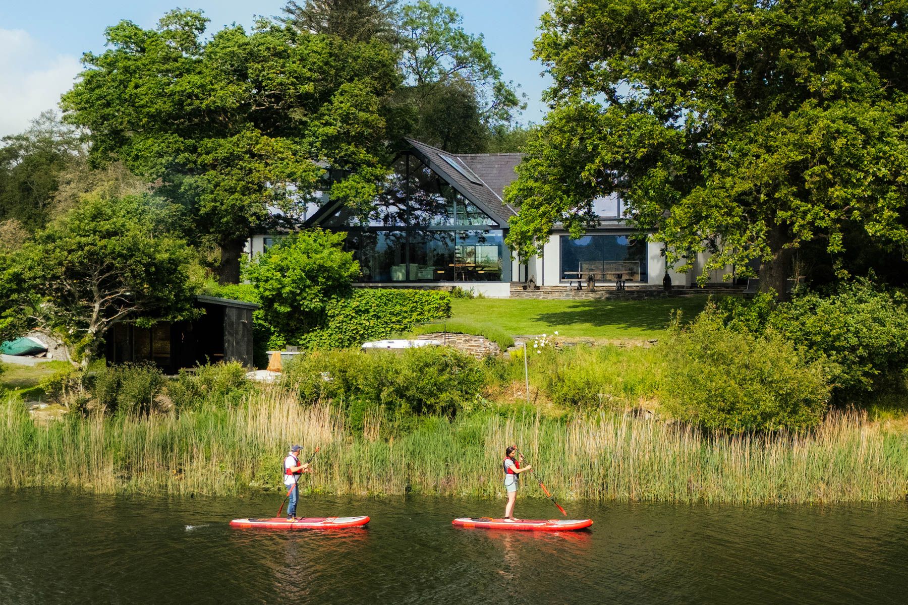Villa Wildbrook Gwbert Cardigan: 5-Bedroom Riverside Retreat with Sauna and Spa in Cardigan,