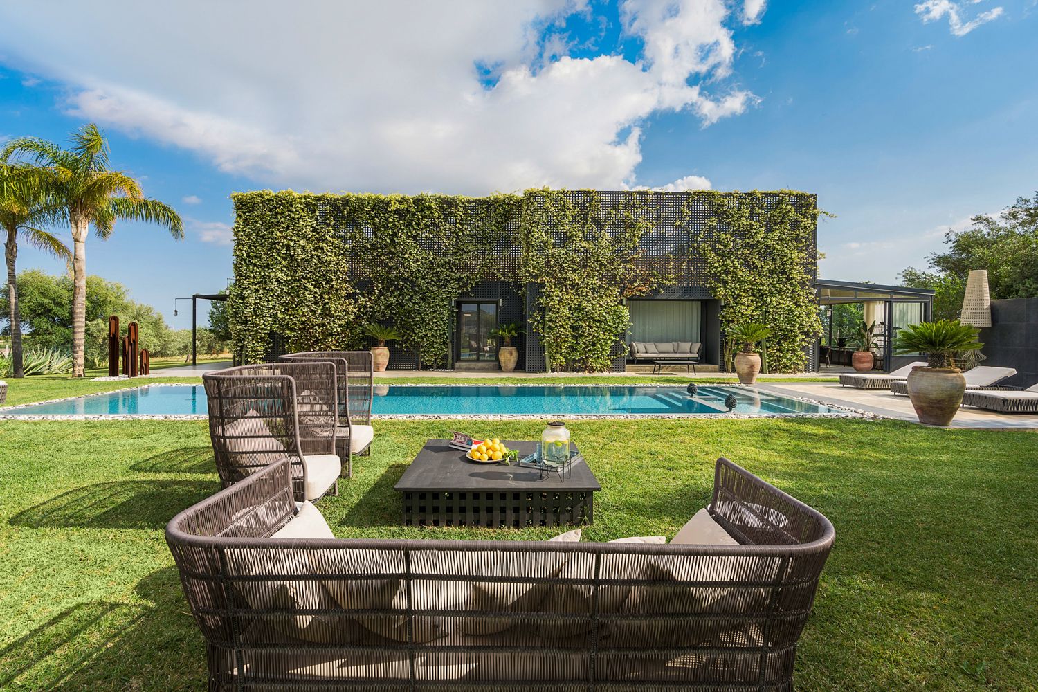 Villa Zagara Ortigia Syracuse: 4-Bedroom Villa with Spa, Tennis Court & Countryside Views n