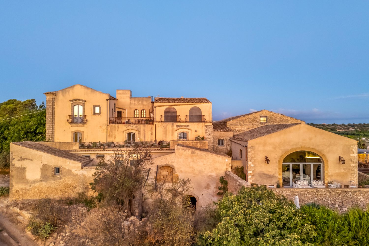 Villa Zagara Vendicari Siracusa: 8-Bedroom Country Estate in Vendicari Nature Reserve, Syracu