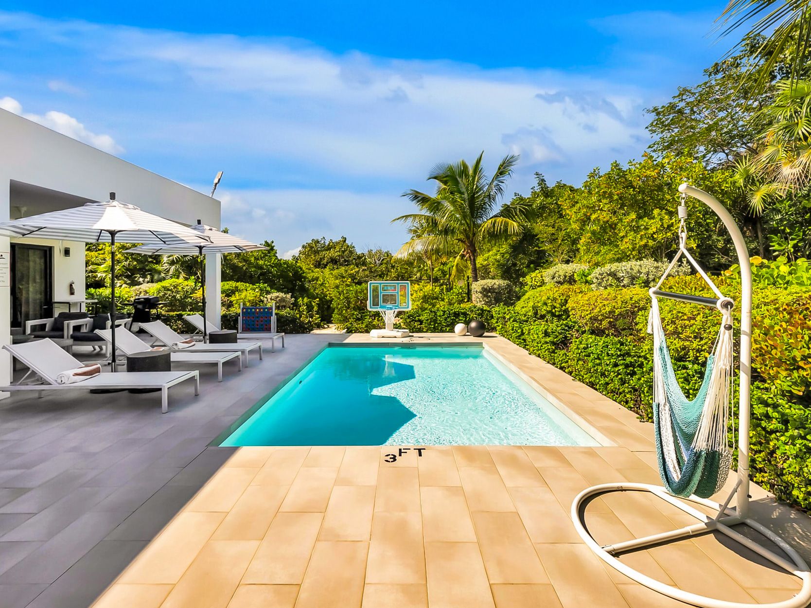 Villa Zéphyr Canouan Caribbean: 3-Bedroom Beachfront Villa with Spa in Grace Bay, Turks & Ca